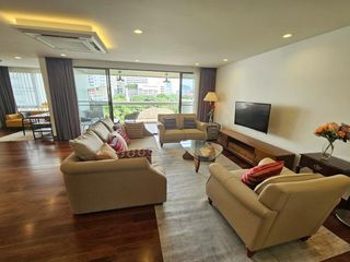À louer 3 chambres condo à Watthana, Bangkok