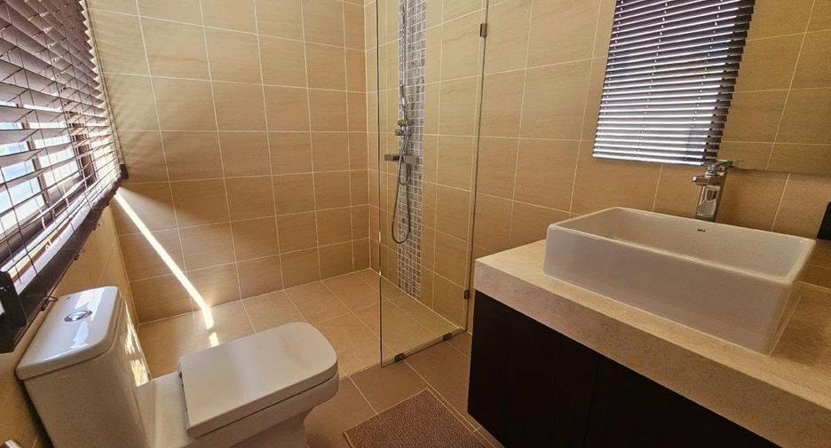 For rent 3 ベッドルーム condo in Watthana, Bangkok