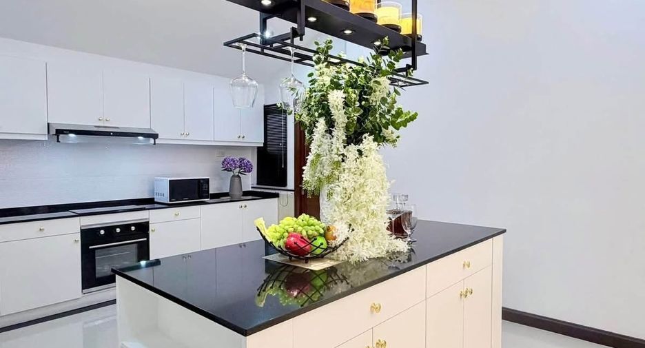 ขาย 4 ห้องนอน บ้านเดี่ยว ใน บางละมุง, ชลบุรี
