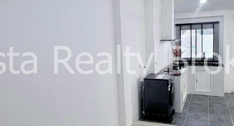 For sale 4 bedrooms house in Bang Lamung, Chonburi