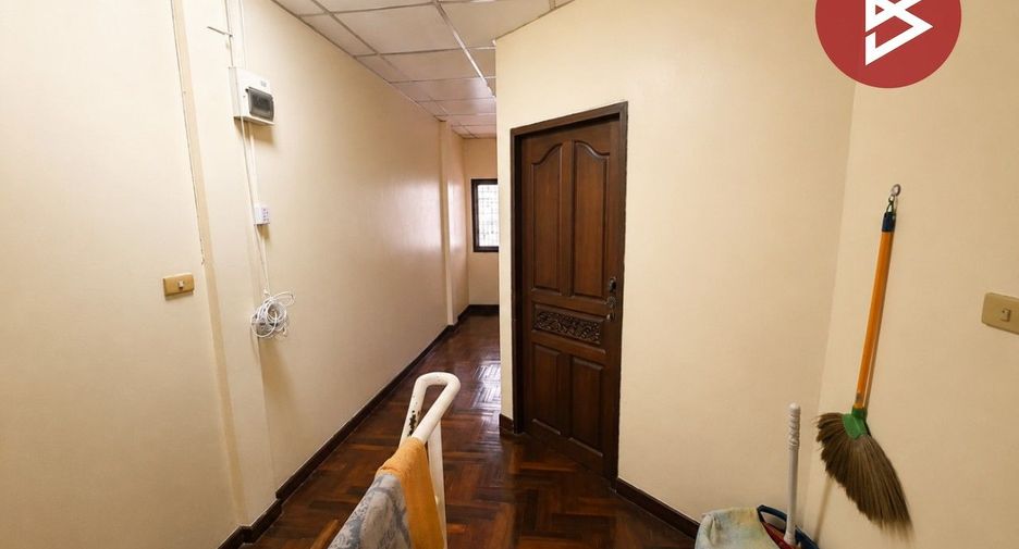 À vendre 3 chambres maison de ville à Lat Krabang, Bangkok