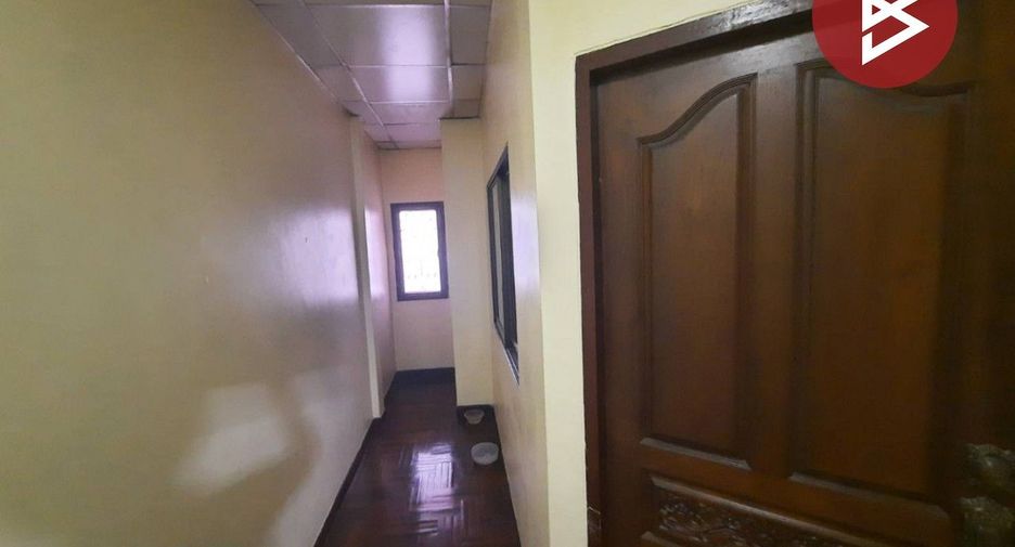 À vendre 3 chambres maison de ville à Lat Krabang, Bangkok