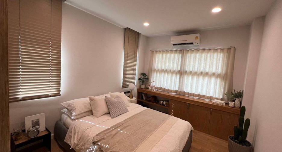ให้เช่า 4 ห้องนอน บ้านเดี่ยว ใน บางกะปิ, กรุงเทพฯ
