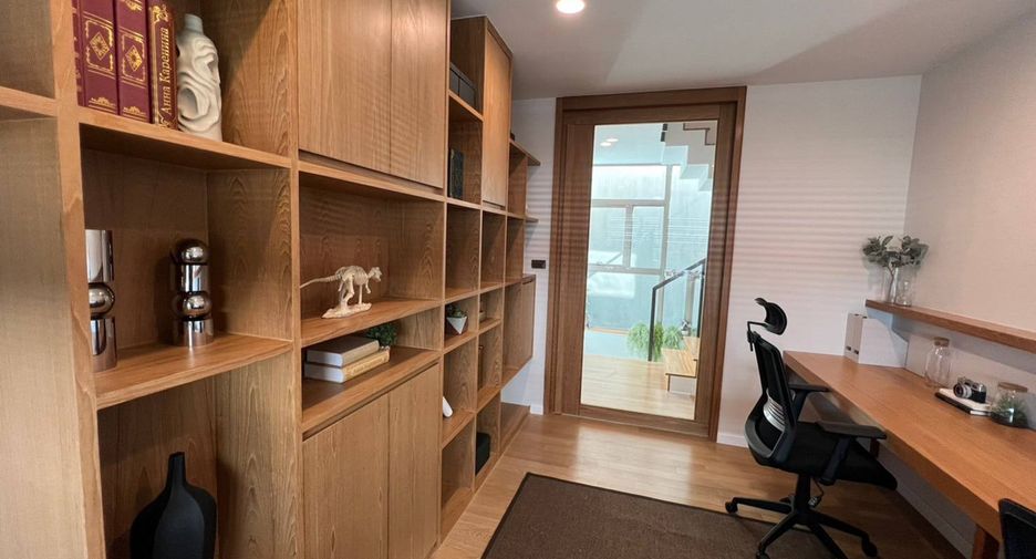 ให้เช่า 4 ห้องนอน บ้านเดี่ยว ใน บางกะปิ, กรุงเทพฯ