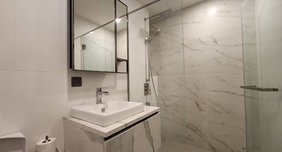 For rent 1 bed condo in Phra Khanong, Bangkok