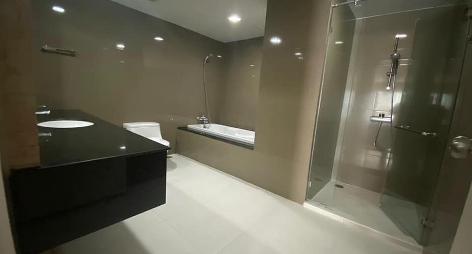 For rent 2 ベッドルーム condo in Watthana, Bangkok