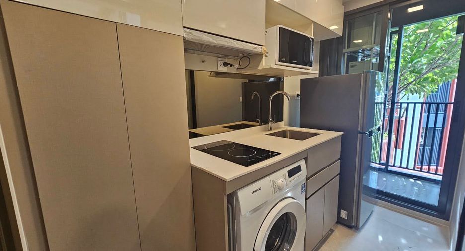 À louer 1 chambre condo à Phra Khanong, Bangkok