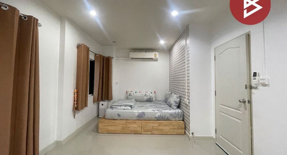À vendre 3 chambres maison de ville à Lat Krabang, Bangkok