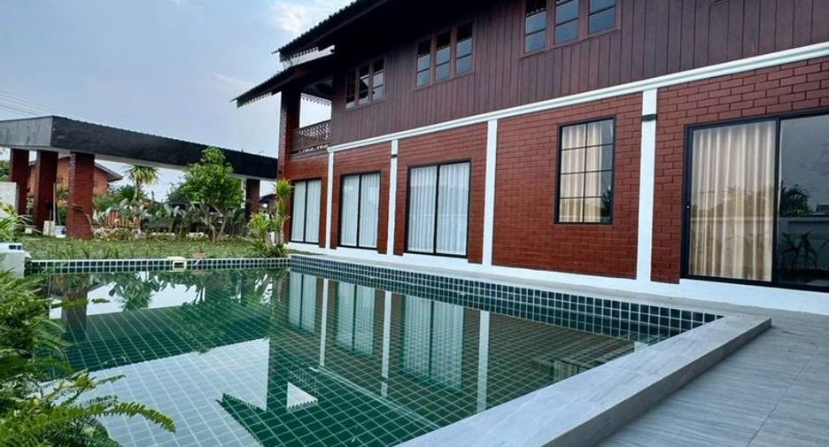 For rent 5 ベッドルーム villa in Saraphi, Chiang Mai