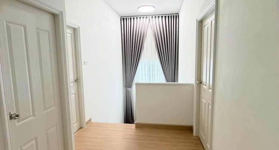 Casa en alquiler y en venta de 4 habitaciones en San Kamphaeng, Chiang Mai