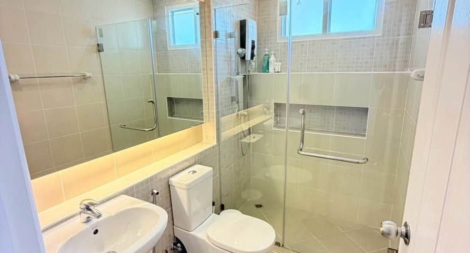 Casa en alquiler y en venta de 4 habitaciones en San Kamphaeng, Chiang Mai
