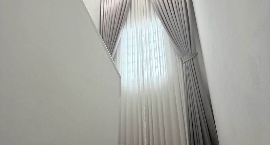 Casa en alquiler y en venta de 4 habitaciones en San Kamphaeng, Chiang Mai