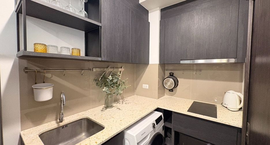 For rent 1 bed condo in Huai Khwang, Bangkok
