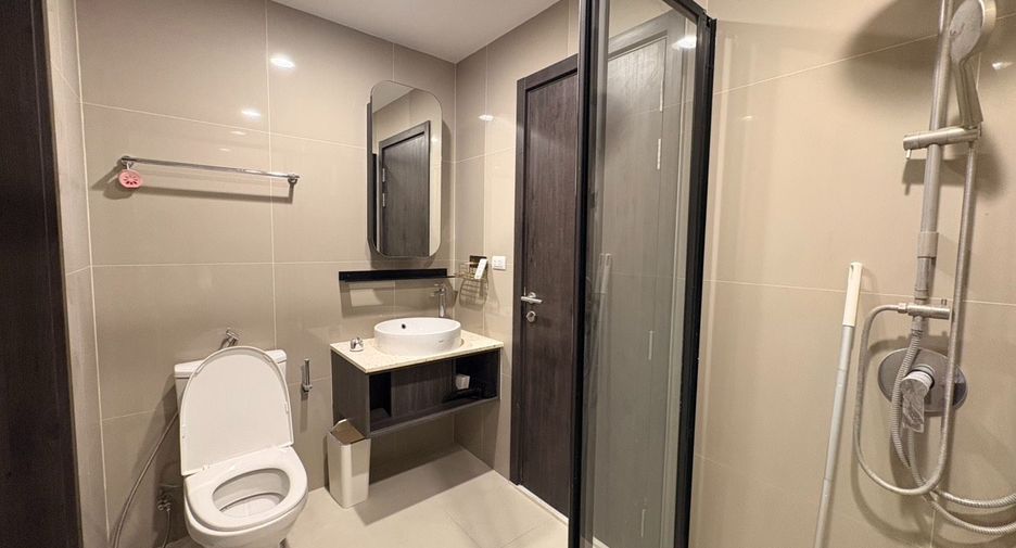 For rent 1 bed condo in Huai Khwang, Bangkok