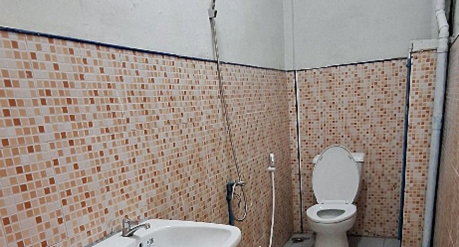 Gewerbefläche zur Miete und zum Kauf mit 1 Zimmer in Mueang Nakhon Si Thammarat, Nakhon Si Thammarat