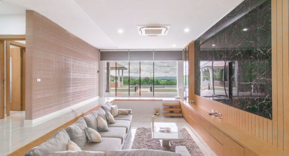 For sale 4 bedrooms villa in Bang Lamung, Chonburi