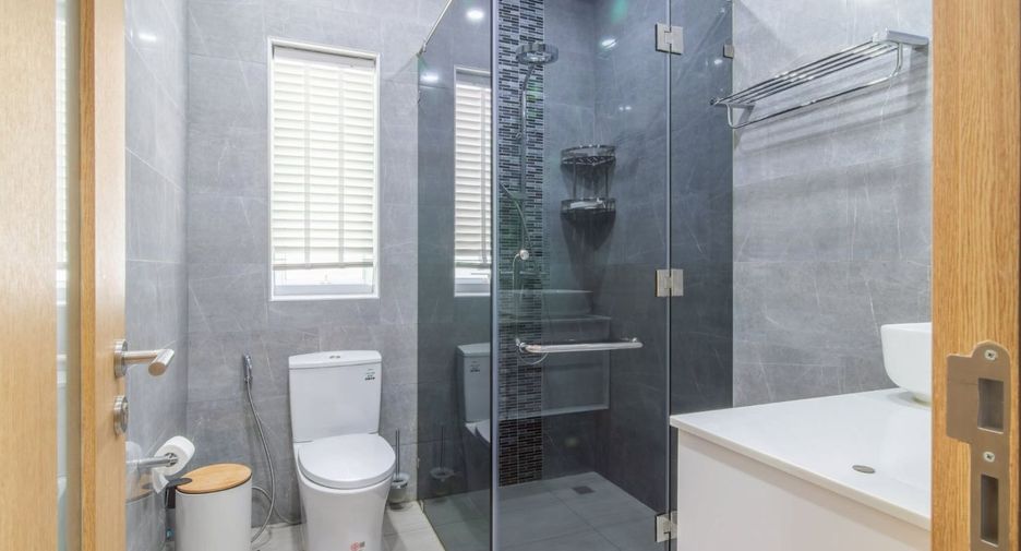 For sale 4 bedrooms villa in Bang Lamung, Chonburi