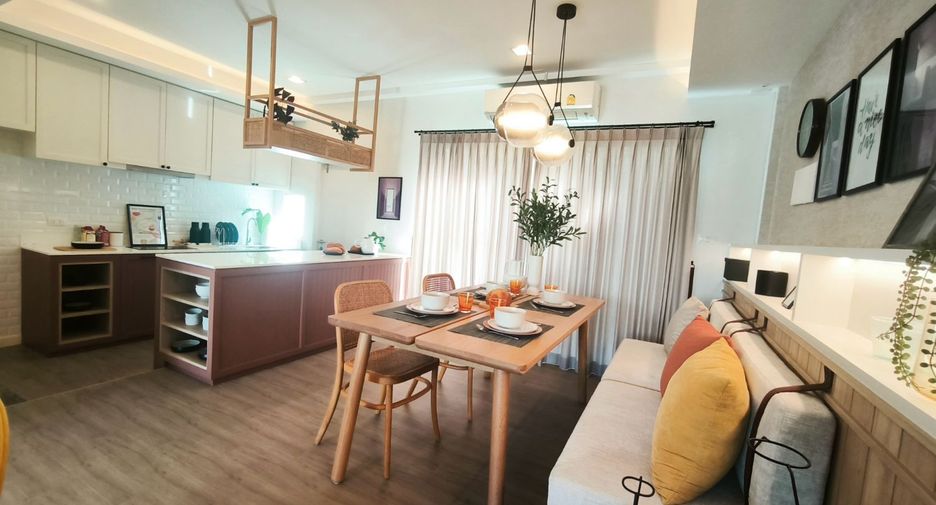 For rent 3 bedrooms townhouse in Prawet, Bangkok