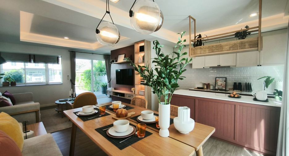 For rent 3 bedrooms townhouse in Prawet, Bangkok