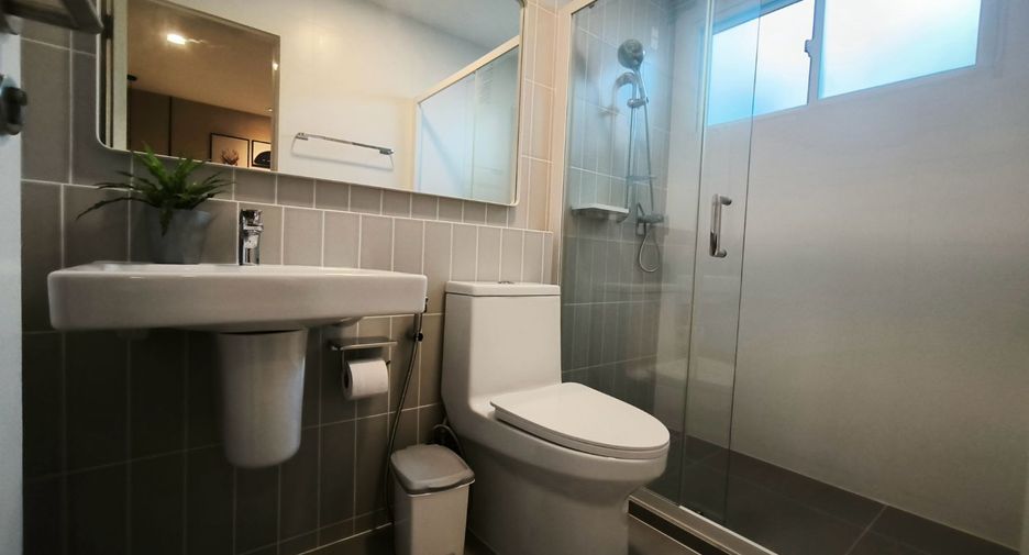 For rent 3 bedrooms townhouse in Prawet, Bangkok