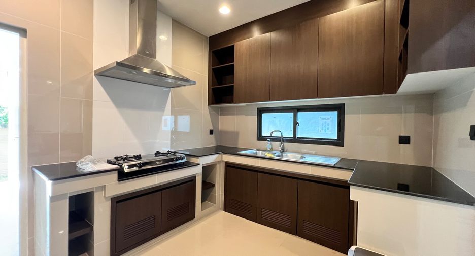 ให้เช่า และ ขาย 5 ห้องนอน บ้านเดี่ยว ใน บางกะปิ, กรุงเทพฯ