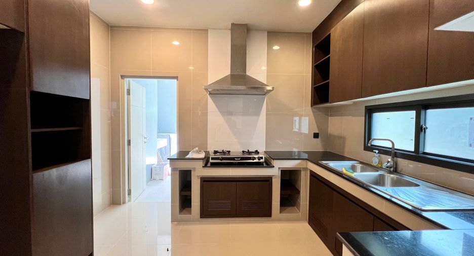 ให้เช่า และ ขาย 5 ห้องนอน บ้านเดี่ยว ใน บางกะปิ, กรุงเทพฯ