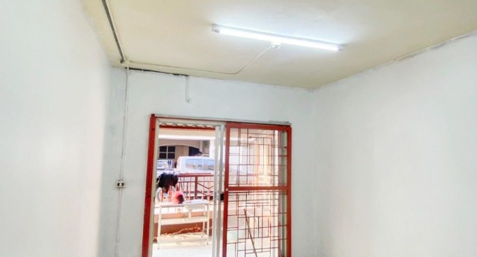 Casa adosada en venta de 3 habitaciones en Mueang Samut Sakhon, Samut Sakhon