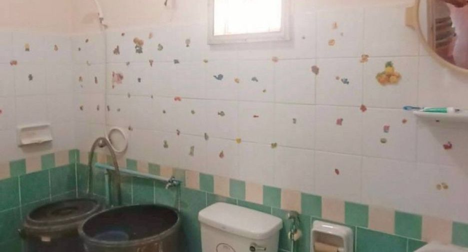 Casa adosada en venta de 3 habitaciones en Mueang Samut Sakhon, Samut Sakhon
