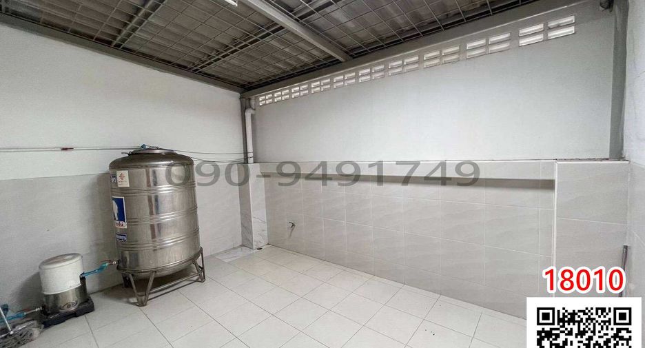 For rent 2 bedrooms townhouse in Phra Khanong, Bangkok