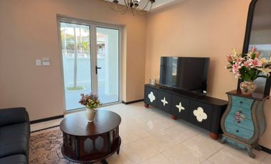 For rent and for sale 4 bedrooms villa in Jomtien, Pattaya