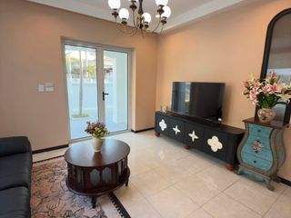 Villa zur Miete und zum Kauf mit 4 Zimmer in Bang Lamung, Chonburi