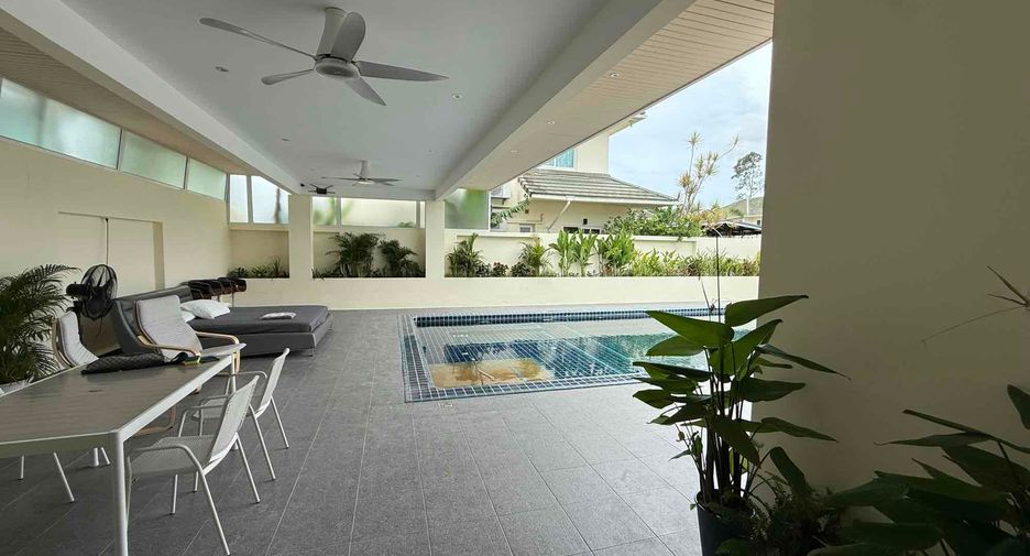 Villa en alquiler de 4 habitaciones en Bang Lamung, Chonburi