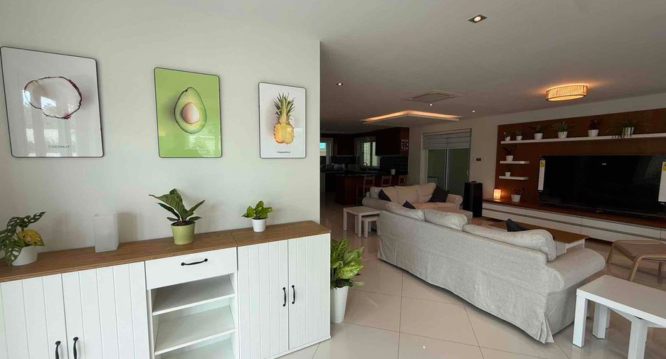 Villa en alquiler de 4 habitaciones en Bang Lamung, Chonburi