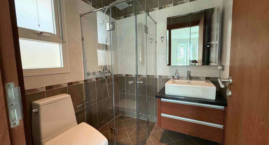 Villa en alquiler de 4 habitaciones en Bang Lamung, Chonburi