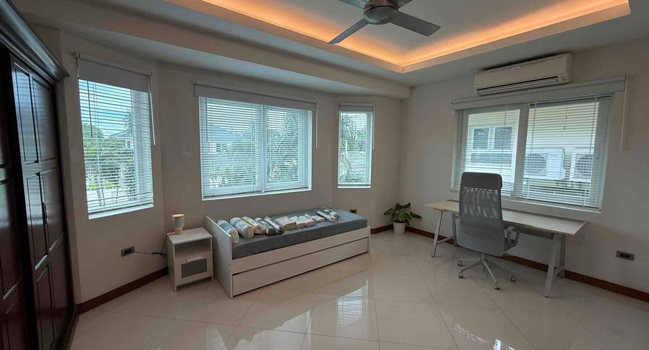 Villa en alquiler de 4 habitaciones en Bang Lamung, Chonburi