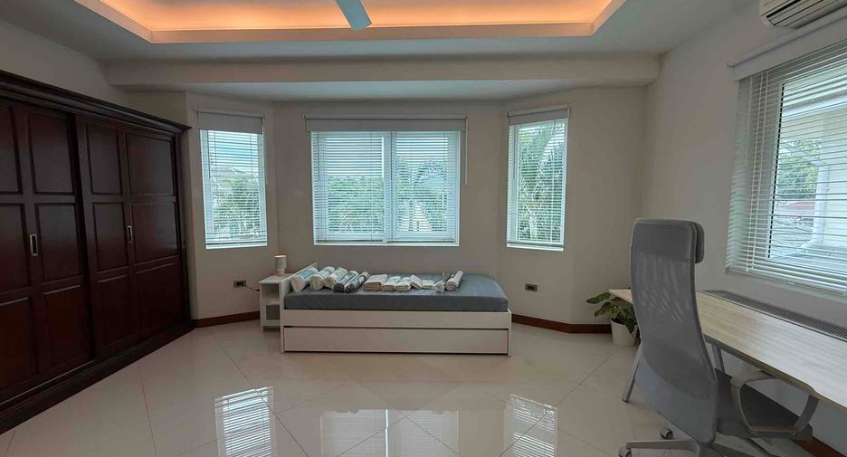 Villa en alquiler de 4 habitaciones en Bang Lamung, Chonburi
