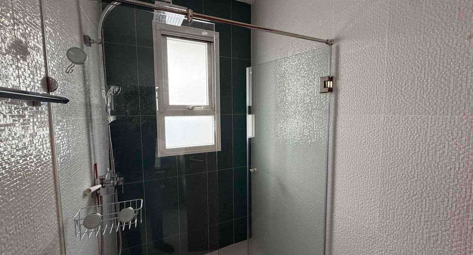 Villa en alquiler de 4 habitaciones en Bang Lamung, Chonburi