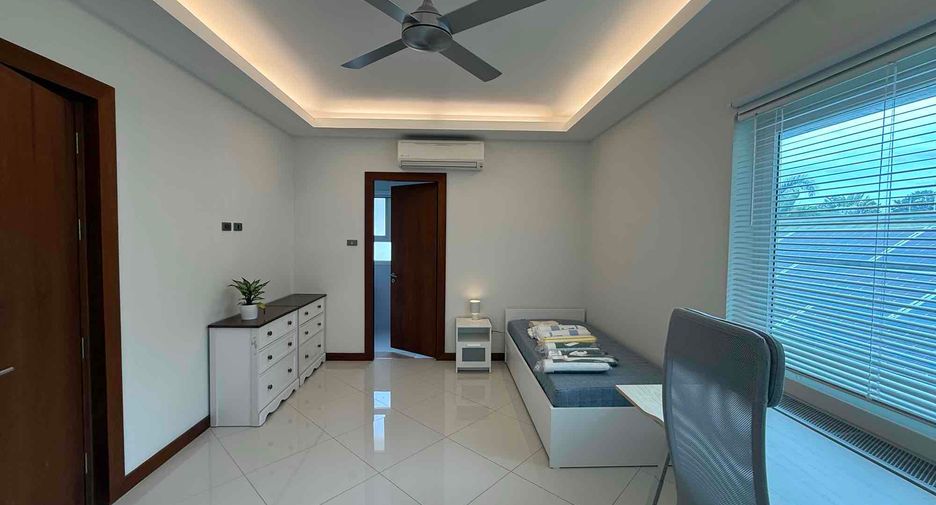Villa en alquiler de 4 habitaciones en Bang Lamung, Chonburi