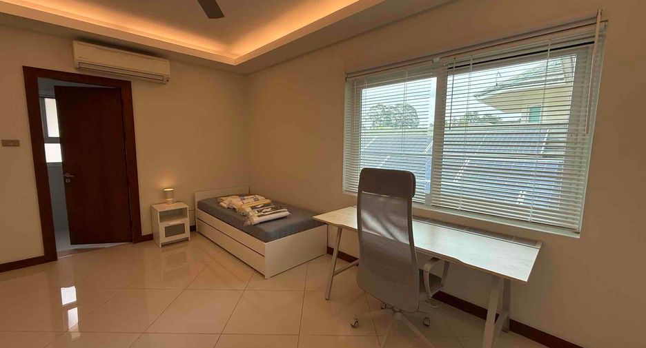 Villa en alquiler de 4 habitaciones en Bang Lamung, Chonburi