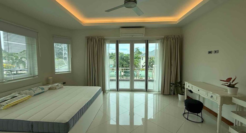 Villa en alquiler de 4 habitaciones en Bang Lamung, Chonburi