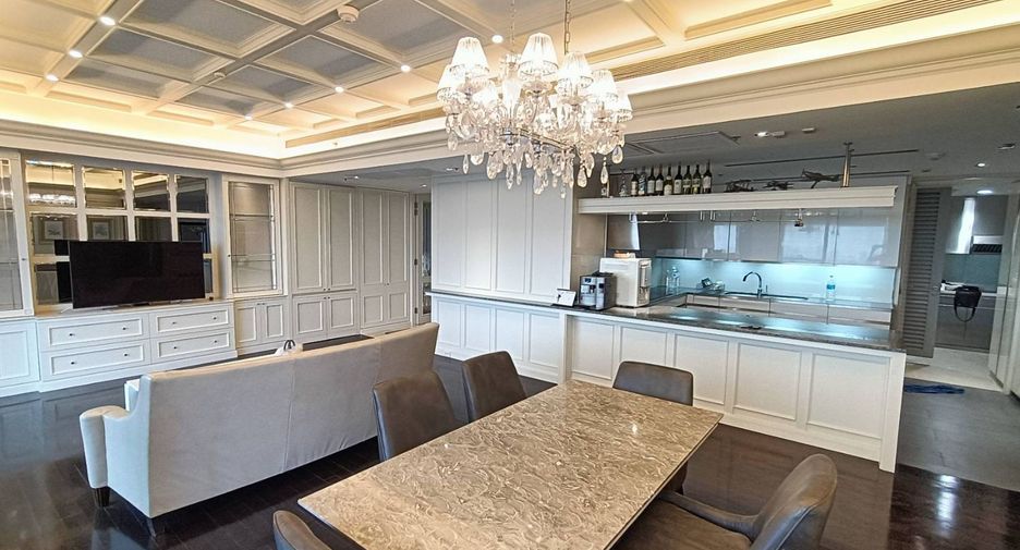 For rent 3 bedrooms condo in Sathon, Bangkok