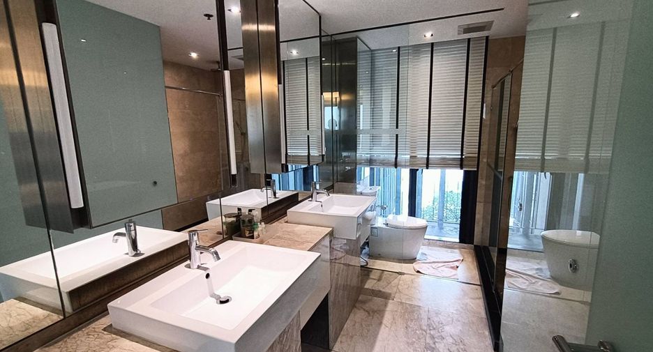 For rent 3 bedrooms condo in Sathon, Bangkok