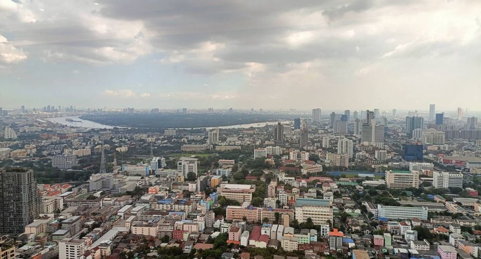 For rent 3 bedrooms condo in Sathon, Bangkok