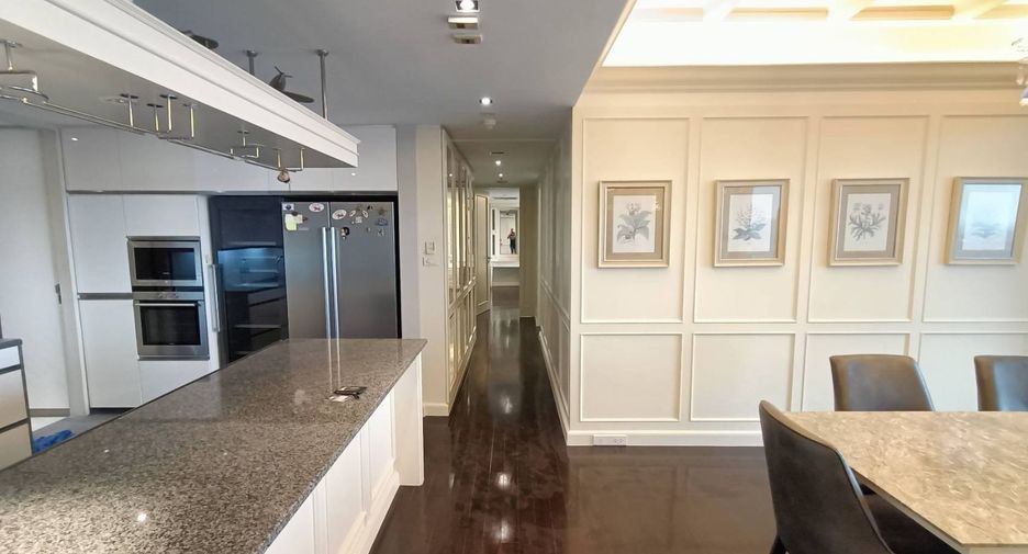 For rent 3 bedrooms condo in Sathon, Bangkok
