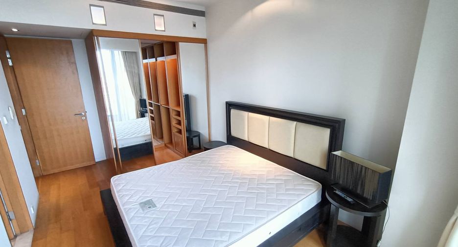 For rent 2 bedrooms condo in Sathon, Bangkok