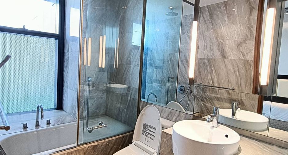For rent 2 bedrooms condo in Sathon, Bangkok