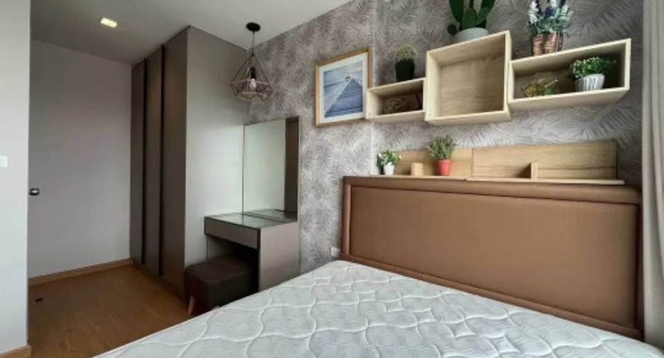 For rent 2 bedrooms condo in Phra Khanong, Bangkok