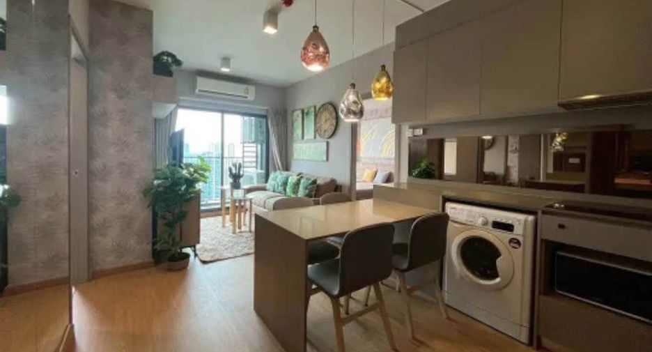 For rent 2 bedrooms condo in Phra Khanong, Bangkok