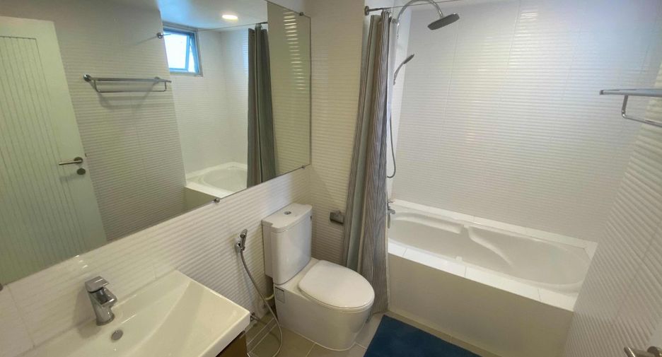 For rent 2 bedrooms condo in Watthana, Bangkok