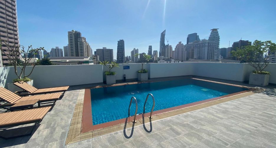 For rent 2 bedrooms condo in Watthana, Bangkok